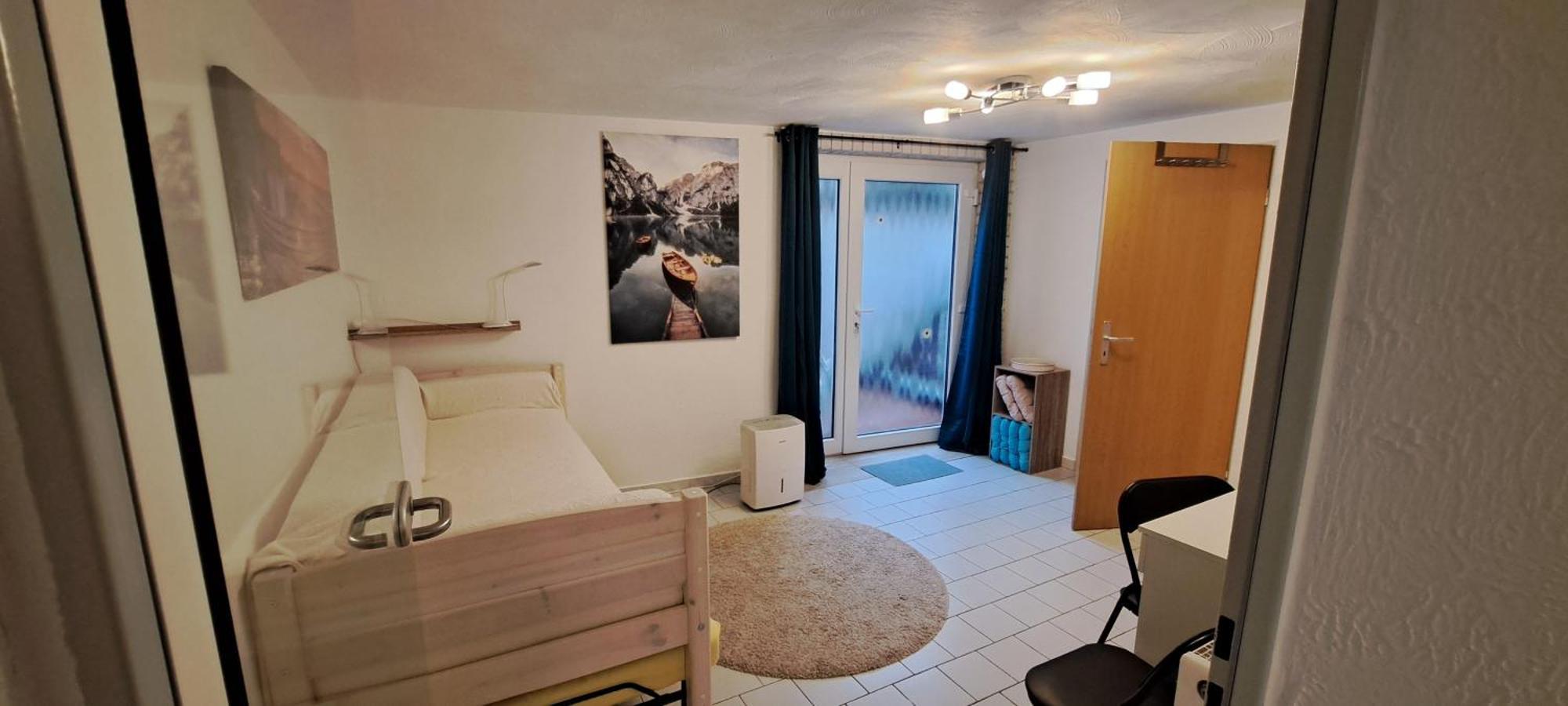Apartment Private 1-2,5 -zimmer-wohnung Mit Terrasse *