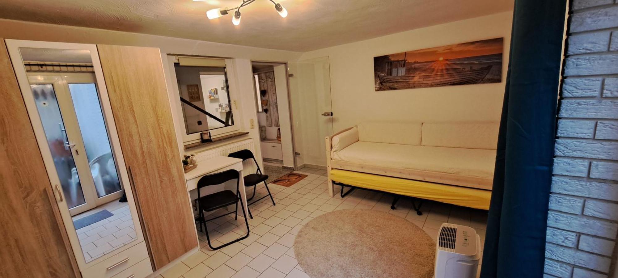 Apartment Private 1-2,5 -zimmer-wohnung Mit Terrasse *