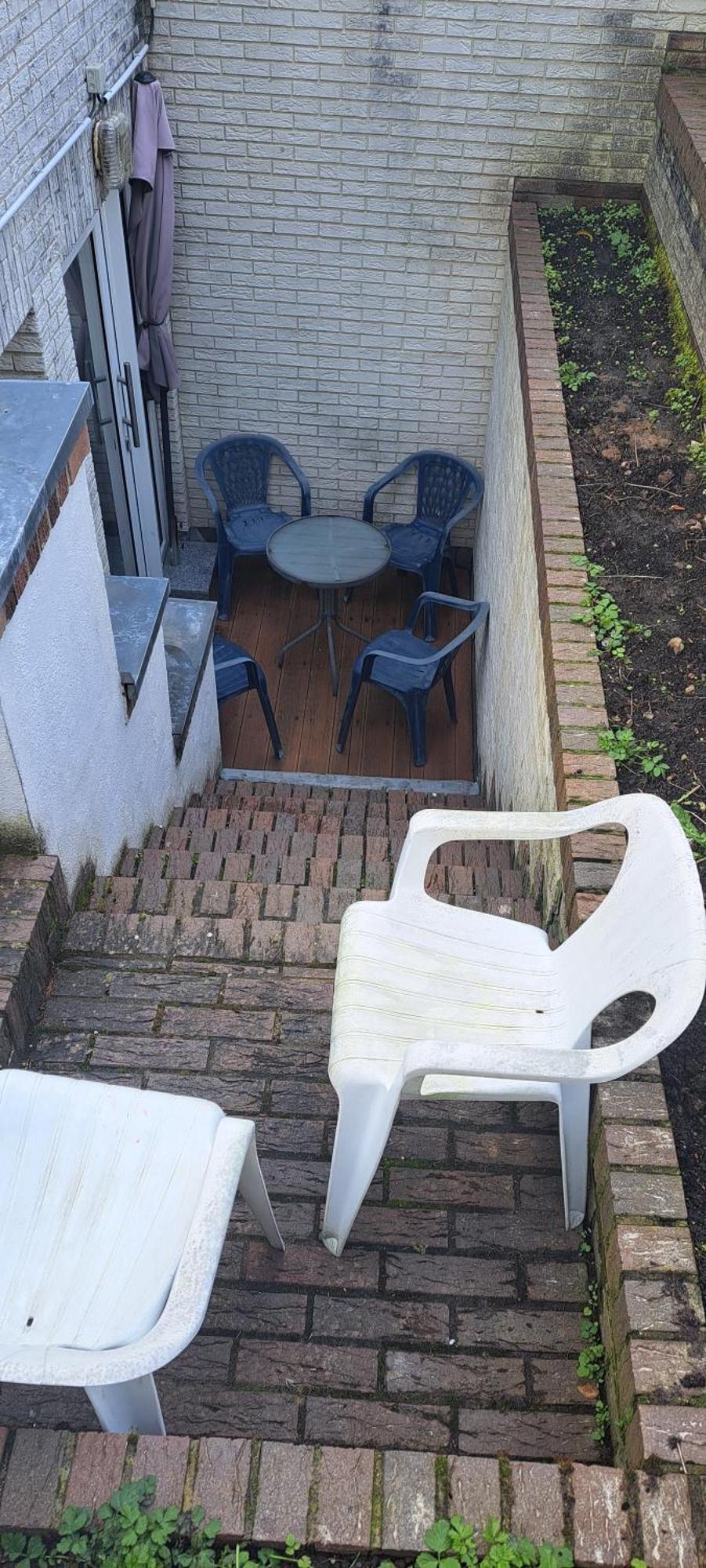 Private 1-2,5 -zimmer-wohnung Mit Terrasse